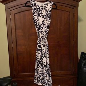 Lauren by Ralph Lauren Size 6 dress like new.